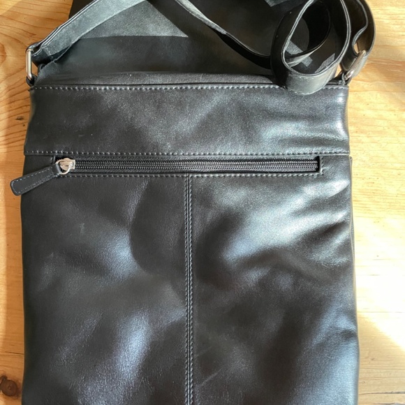 Black leather cross-body purse with adjustable strap - Picture 4 of 6
